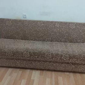 Диван