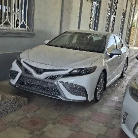 Toyota Camry 2021
