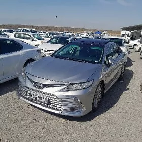 Toyota Camry 2018