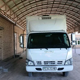Isuzu Forward 2006