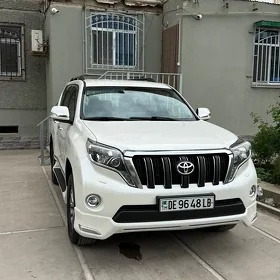 Toyota Land Cruiser Prado 2014