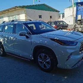 Toyota Highlander 2021