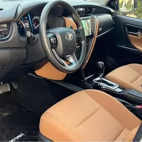 Toyota Fortuner 2022