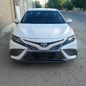 Toyota Camry 2021