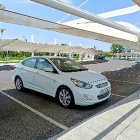 Hyundai Accent 2013