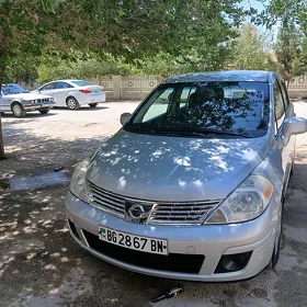 Nissan Versa 2012