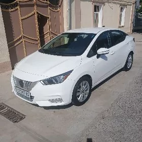 Nissan Versa 2020