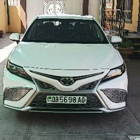 Toyota Camry 2021