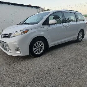 Toyota Sienna 2017