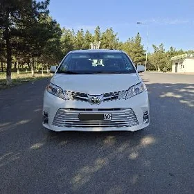 Toyota Sienna 2020