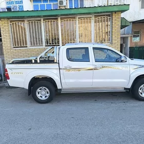 Toyota Hilux 2015