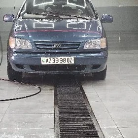 Toyota Sienna 2003
