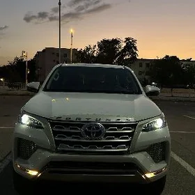 Toyota Fortuner 2025