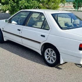 Peugeot 405 2012