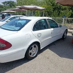 Mercedes-Benz E320 2004