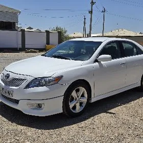 Toyota Camry 2011