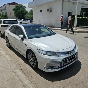 Toyota Camry 2023