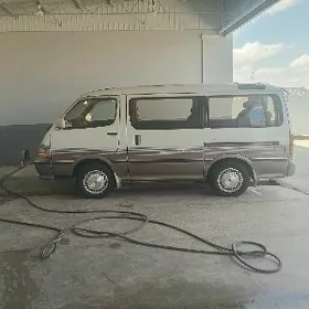 Toyota Hiace 1990