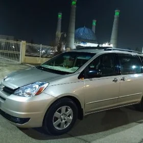 Toyota Sienna 2004