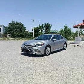 Toyota Camry 2021