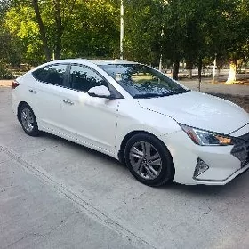Hyundai Elantra 2020