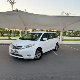 Toyota Sienna 2011