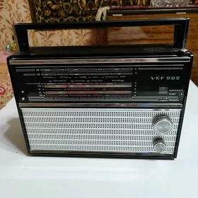 Радио приёмник VEF 202