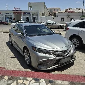 Toyota Camry 2021