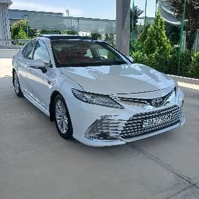 Toyota Camry 2019