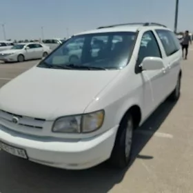 Toyota Sienna 2000