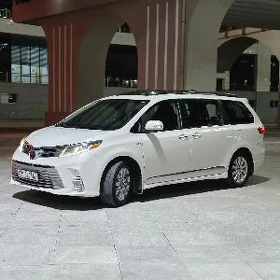 Toyota Sienna 2019