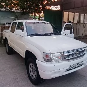 Toyota Hilux 2002