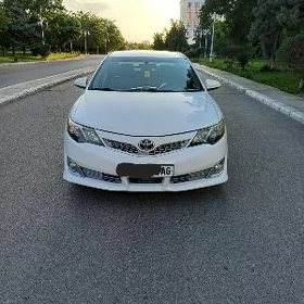 Toyota Camry 2014