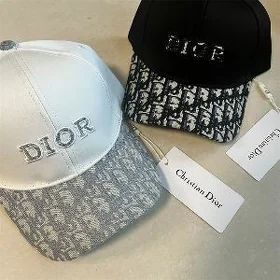 Dior kepka