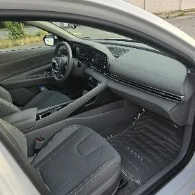 Hyundai Elantra 2021