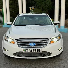 Ford Taurus 2012