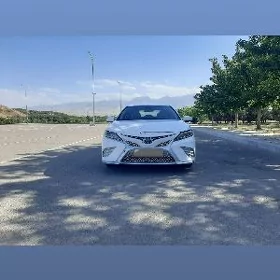 Toyota Camry 2018