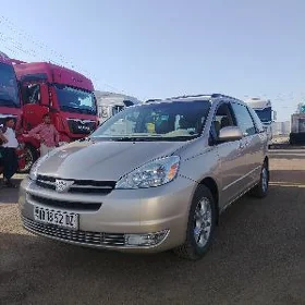 Toyota Sienna 2004