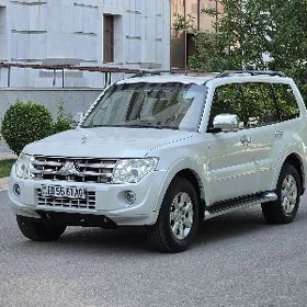 Mitsubishi Pajero 2015