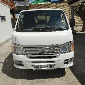 Nissan Urvan 2011