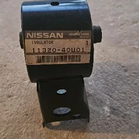 Nissan Maxima mator padushka