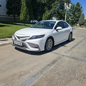 Toyota Camry 2021
