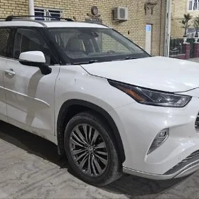Toyota Highlander 2022
