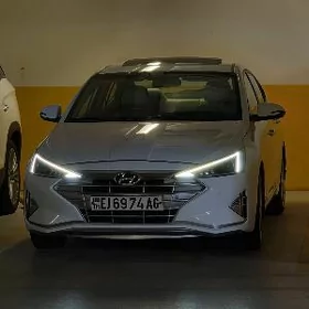 Hyundai Elantra 2019