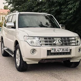 Mitsubishi Pajero 2010