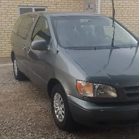 Toyota Sienna 1998