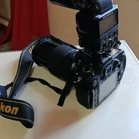 Nikon 7000