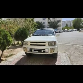 Nissan Pathfinder 1999