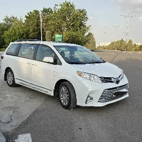 Toyota Sienna 2019