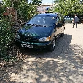 Toyota Sienna 2002